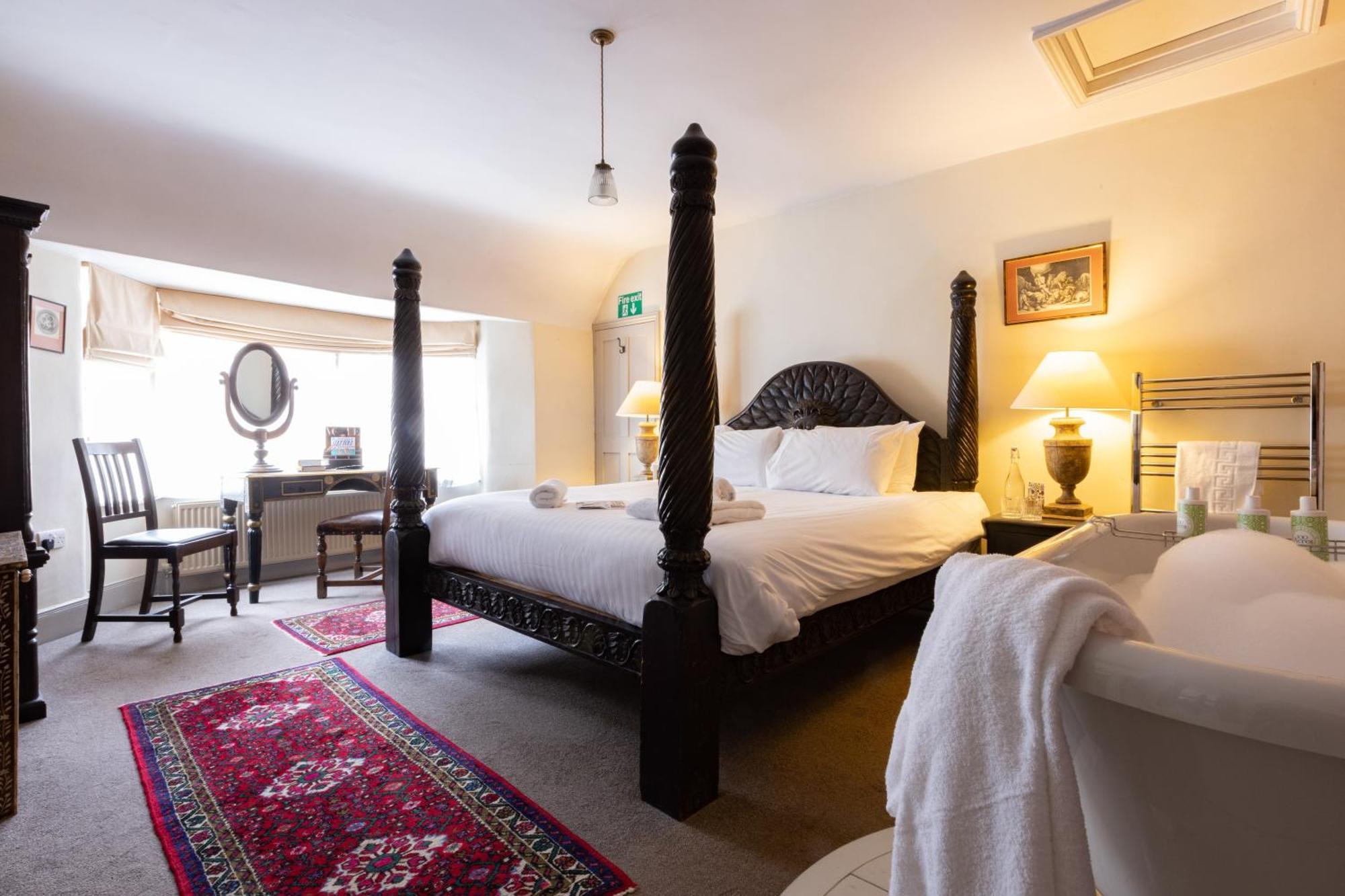 The Bull And Swan 4*