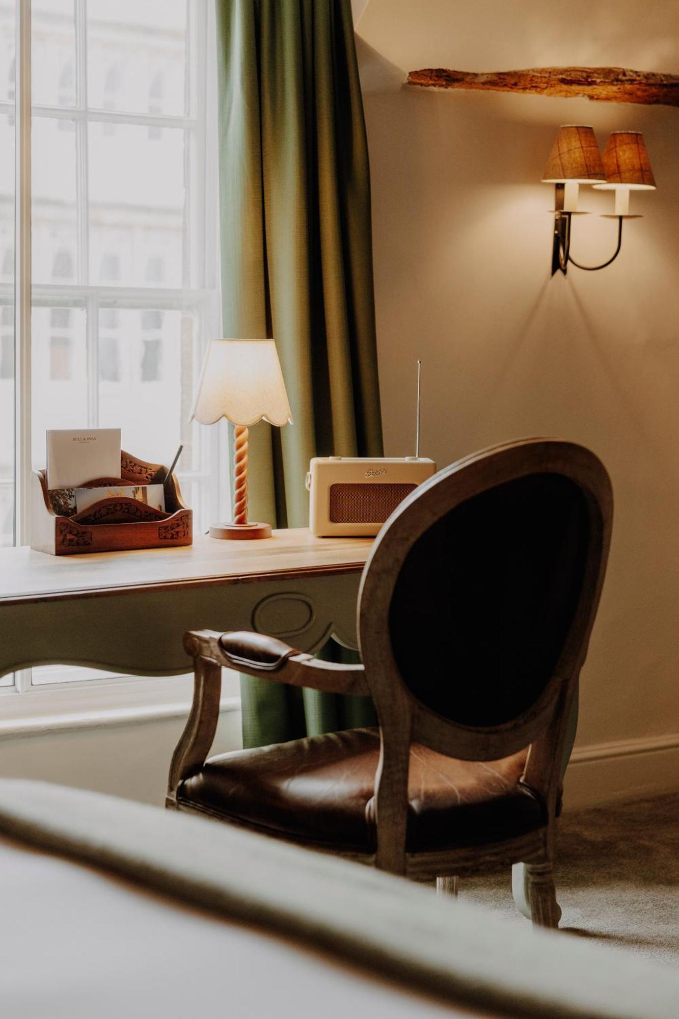 Hotel The Bull And Swan 4*