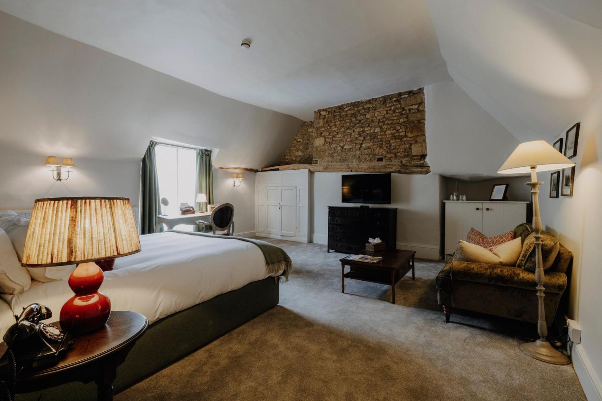 The Bull And Swan Hotel