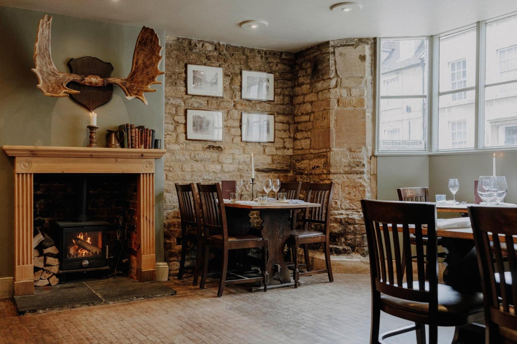 Hotel The Bull And Swan